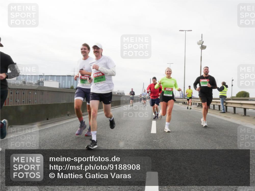 03.10.2025 - Köhlbrandbrückenlauf Matties Gatica Varas http://msf.ph/oto/9188908 03.10.2025 15:56:04 Position 3 8950 meine-sportfotos.de
