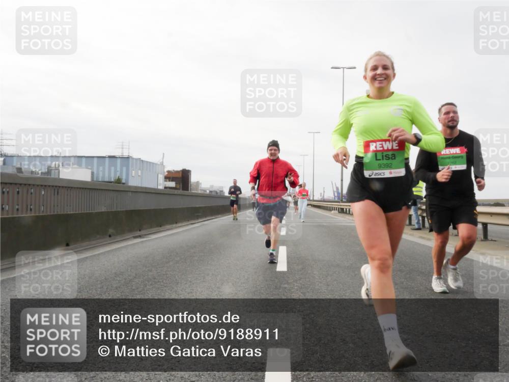 03.10.2025 - Köhlbrandbrückenlauf Matties Gatica Varas http://msf.ph/oto/9188911 03.10.2025 15:56:05 Position 3 9392 meine-sportfotos.de