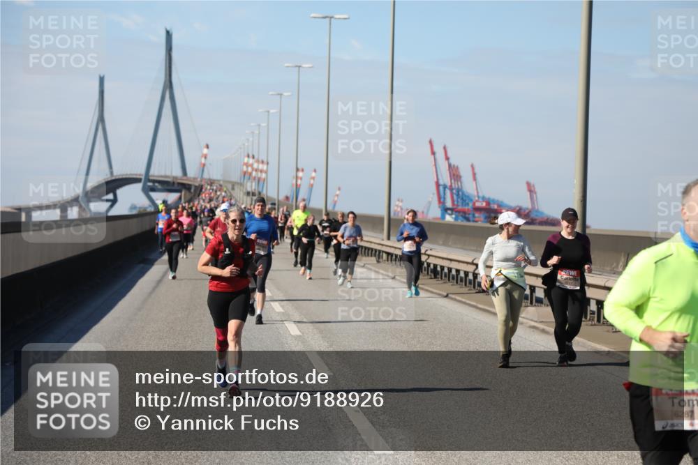 03.10.2025 - Köhlbrandbrückenlauf Yannick Fuchs http://msf.ph/oto/9188926 03.10.2025 12:08:18 Position 3 214, 6287 meine-sportfotos.de
