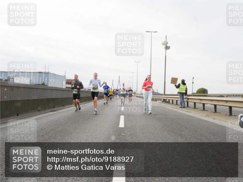 03.10.2025 - Köhlbrandbrückenlauf Matties Gatica Varas http://msf.ph/oto/9188927 03.10.2025 15:56:08 Position 3  meine-sportfotos.de