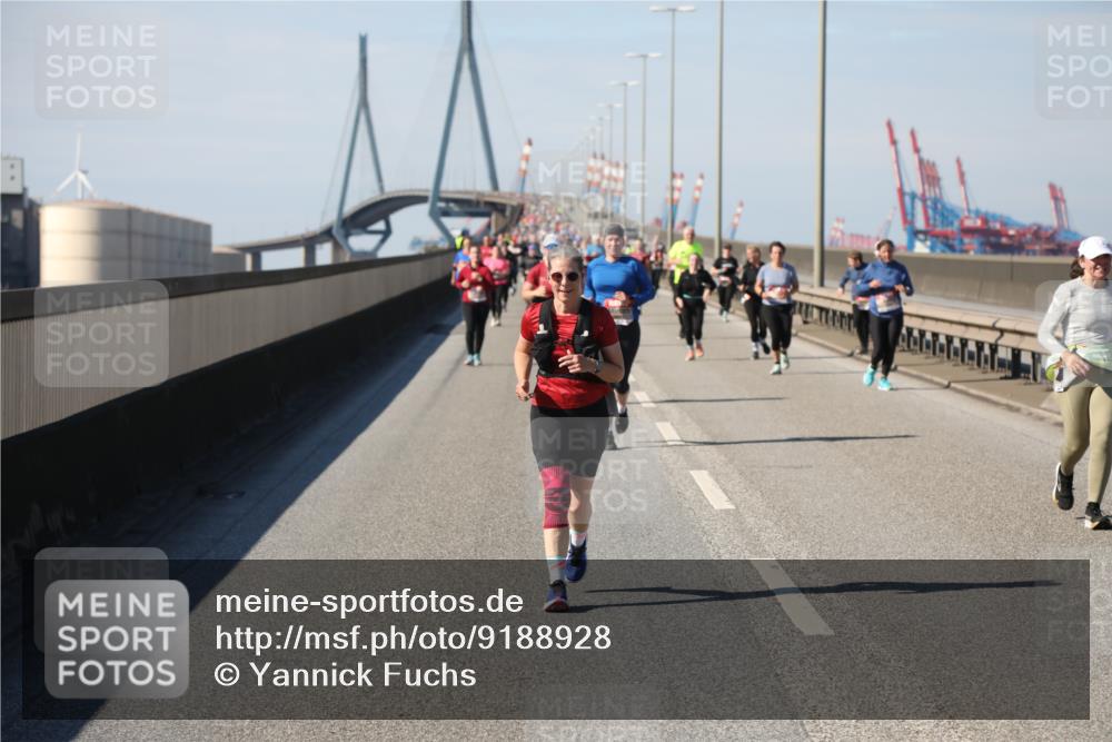 03.10.2025 - Köhlbrandbrückenlauf Yannick Fuchs http://msf.ph/oto/9188928 03.10.2025 12:08:19 Position 3  meine-sportfotos.de