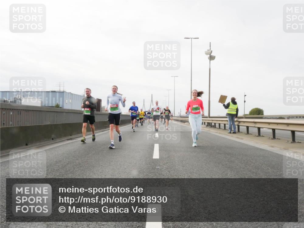 03.10.2025 - Köhlbrandbrückenlauf Matties Gatica Varas http://msf.ph/oto/9188930 03.10.2025 15:56:09 Position 3  meine-sportfotos.de