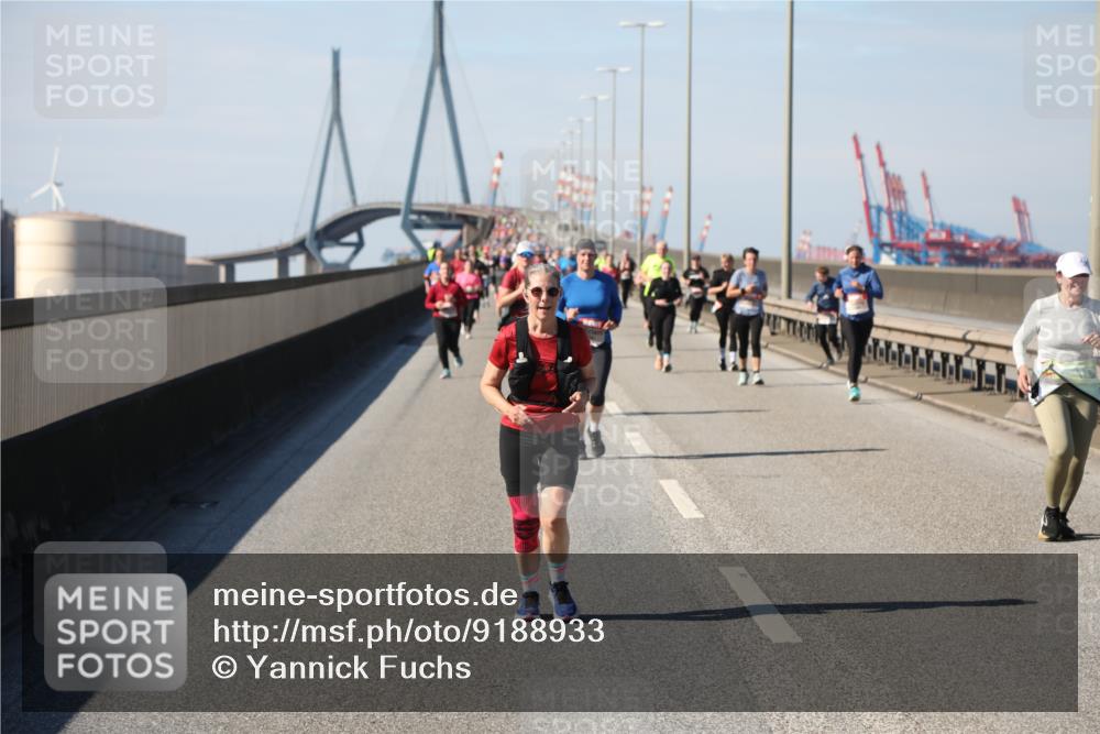 03.10.2025 - Köhlbrandbrückenlauf Yannick Fuchs http://msf.ph/oto/9188933 03.10.2025 12:08:19 Position 3  meine-sportfotos.de