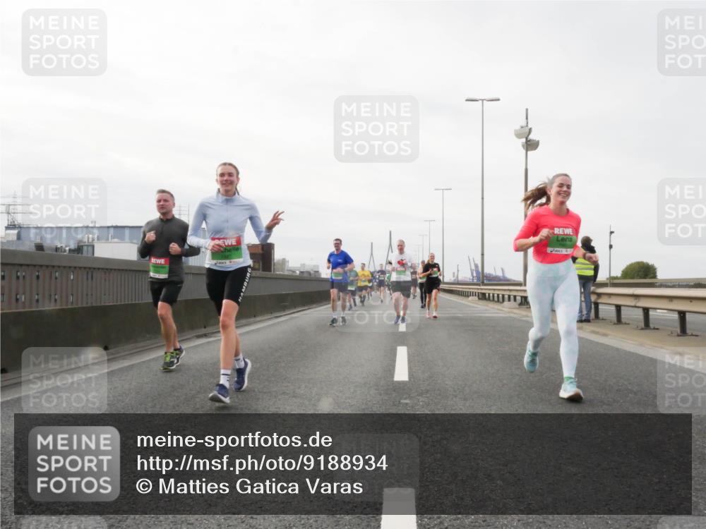 03.10.2025 - Köhlbrandbrückenlauf Matties Gatica Varas http://msf.ph/oto/9188934 03.10.2025 15:56:10 Position 3  meine-sportfotos.de
