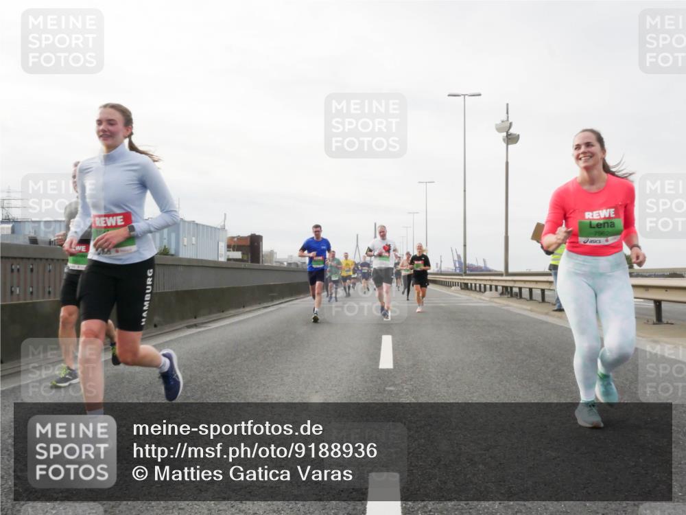 03.10.2025 - Köhlbrandbrückenlauf Matties Gatica Varas http://msf.ph/oto/9188936 03.10.2025 15:56:10 Position 3 7962 meine-sportfotos.de