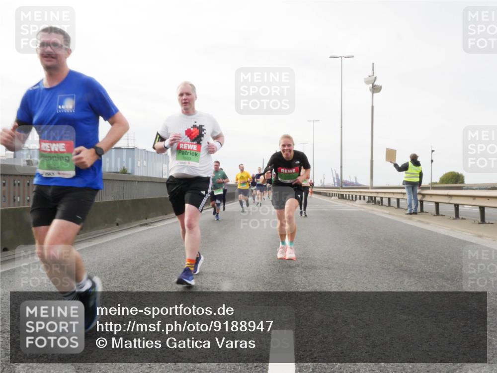 03.10.2025 - Köhlbrandbrückenlauf Matties Gatica Varas http://msf.ph/oto/9188947 03.10.2025 15:56:13 Position 3 9244, 7633 meine-sportfotos.de