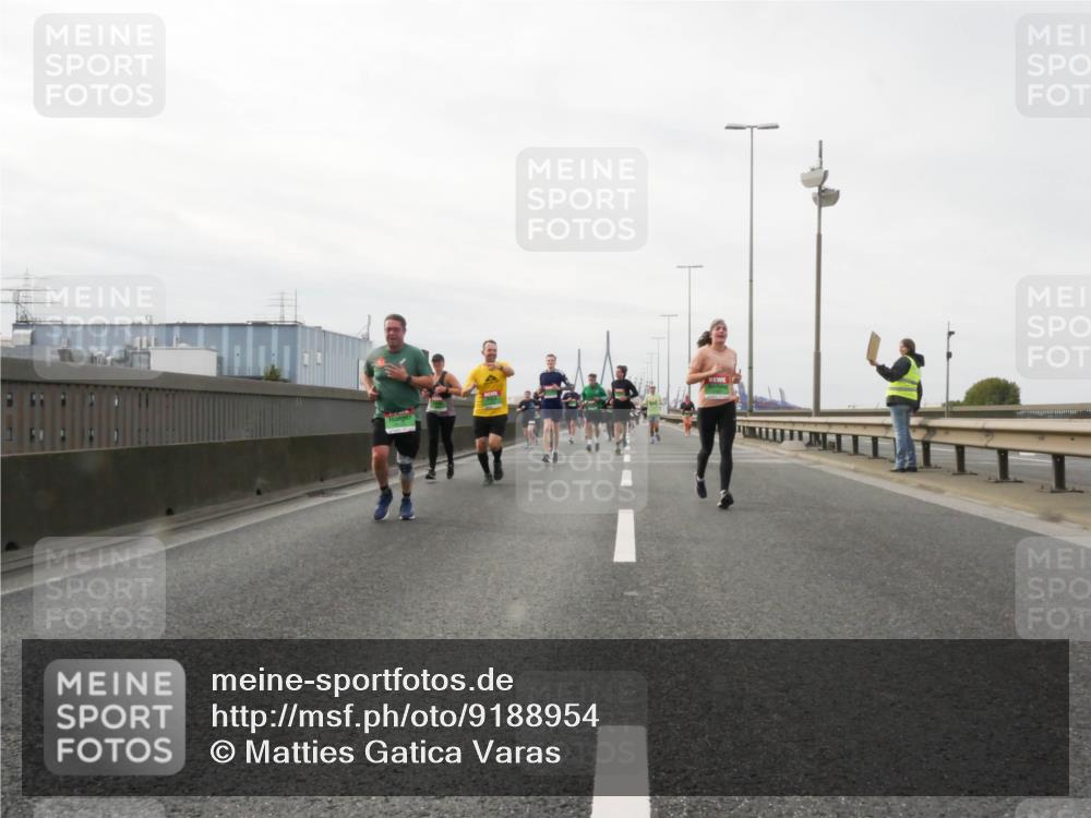 03.10.2025 - Köhlbrandbrückenlauf Matties Gatica Varas http://msf.ph/oto/9188954 03.10.2025 15:56:14 Position 3  meine-sportfotos.de