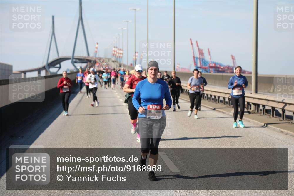 03.10.2025 - Köhlbrandbrückenlauf Yannick Fuchs http://msf.ph/oto/9188968 03.10.2025 12:08:24 Position 3 5060 meine-sportfotos.de