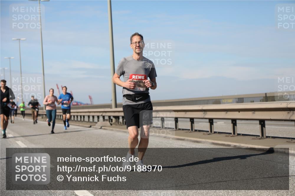 03.10.2025 - Köhlbrandbrückenlauf Yannick Fuchs http://msf.ph/oto/9188970 03.10.2025 11:48:25 Position 3 550 meine-sportfotos.de
