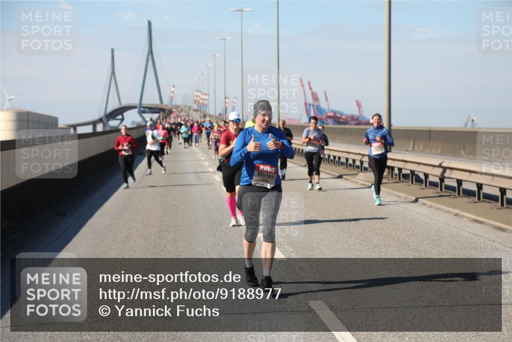 03.10.2025 - Köhlbrandbrückenlauf Yannick Fuchs http://msf.ph/oto/9188977 03.10.2025 12:08:25 Position 3 5060 meine-sportfotos.de