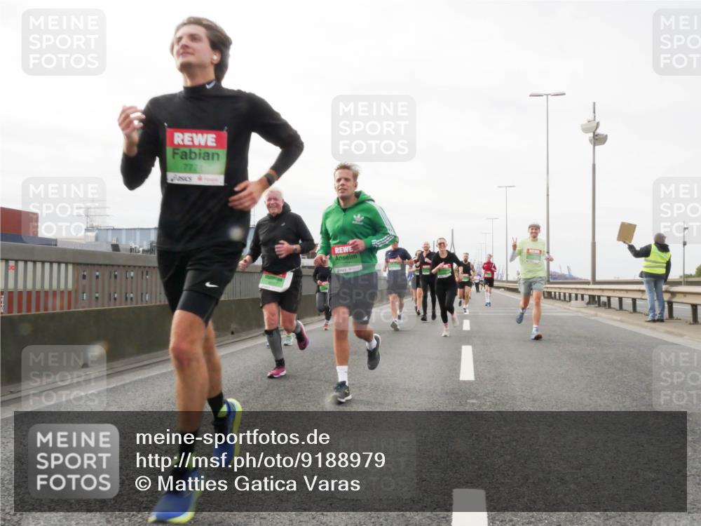 03.10.2025 - Köhlbrandbrückenlauf Matties Gatica Varas http://msf.ph/oto/9188979 03.10.2025 15:56:20 Position 3 777 meine-sportfotos.de