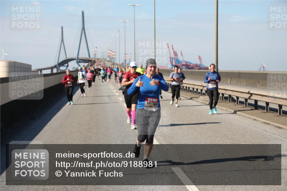03.10.2025 - Köhlbrandbrückenlauf Yannick Fuchs http://msf.ph/oto/9188981 03.10.2025 12:08:25 Position 3  meine-sportfotos.de