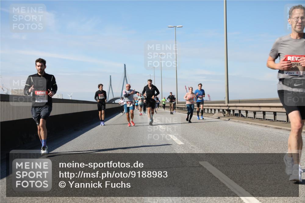 03.10.2025 - Köhlbrandbrückenlauf Yannick Fuchs http://msf.ph/oto/9188983 03.10.2025 11:48:26 Position 3 4236, 4556 meine-sportfotos.de