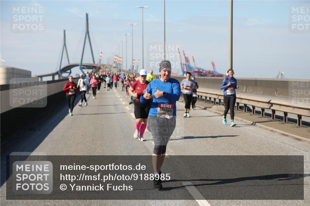 03.10.2025 - Köhlbrandbrückenlauf Yannick Fuchs http://msf.ph/oto/9188985 03.10.2025 12:08:25 Position 3 5060 meine-sportfotos.de