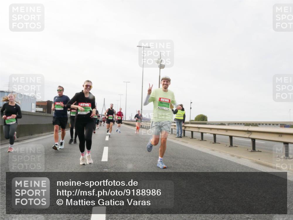 03.10.2025 - Köhlbrandbrückenlauf Matties Gatica Varas http://msf.ph/oto/9188986 03.10.2025 15:56:22 Position 3  meine-sportfotos.de