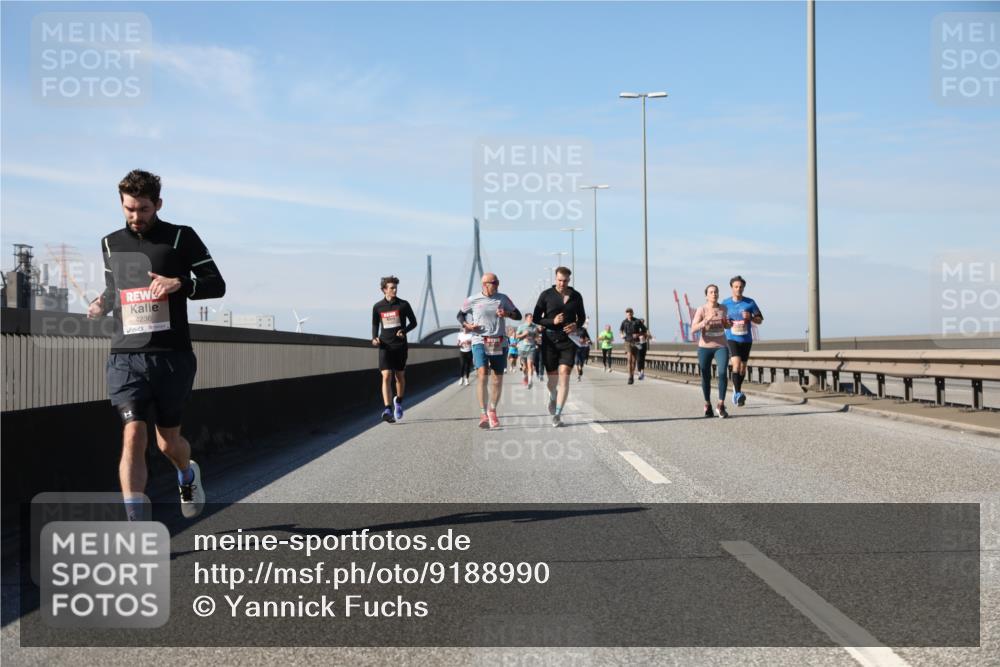 03.10.2025 - Köhlbrandbrückenlauf Yannick Fuchs http://msf.ph/oto/9188990 03.10.2025 11:48:26 Position 3 4236 meine-sportfotos.de