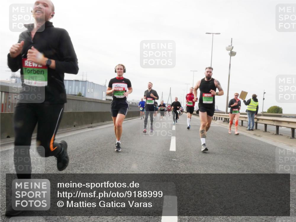 03.10.2025 - Köhlbrandbrückenlauf Matties Gatica Varas http://msf.ph/oto/9188999 03.10.2025 15:56:24 Position 3 7487 meine-sportfotos.de