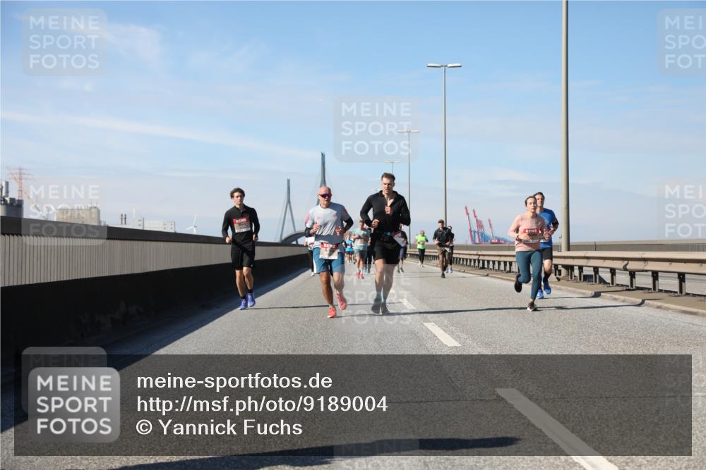 03.10.2025 - Köhlbrandbrückenlauf Yannick Fuchs http://msf.ph/oto/9189004 03.10.2025 11:48:27 Position 3  meine-sportfotos.de