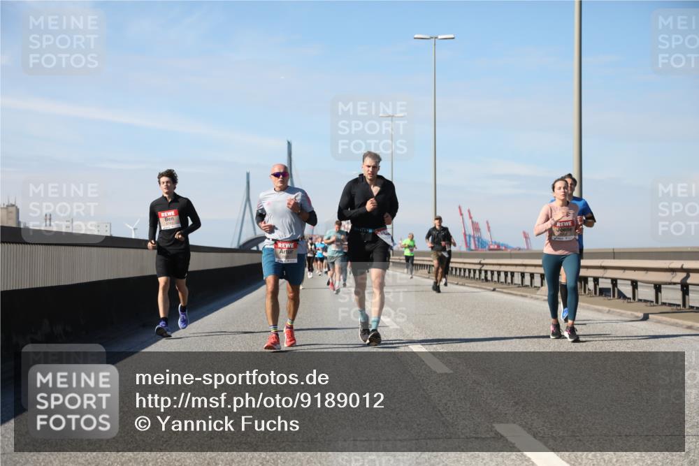 03.10.2025 - Köhlbrandbrückenlauf Yannick Fuchs http://msf.ph/oto/9189012 03.10.2025 11:48:27 Position 3  meine-sportfotos.de