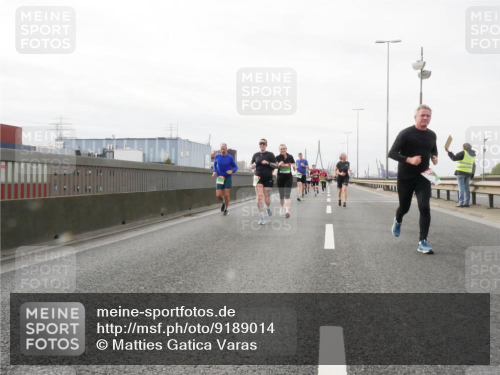 03.10.2025 - Köhlbrandbrückenlauf Matties Gatica Varas http://msf.ph/oto/9189014 03.10.2025 15:56:28 Position 3  meine-sportfotos.de
