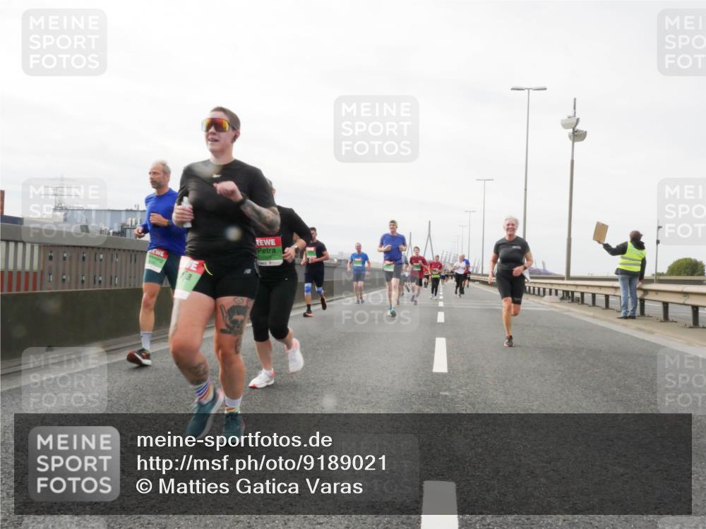 03.10.2025 - Köhlbrandbrückenlauf Matties Gatica Varas http://msf.ph/oto/9189021 03.10.2025 15:56:29 Position 3  meine-sportfotos.de