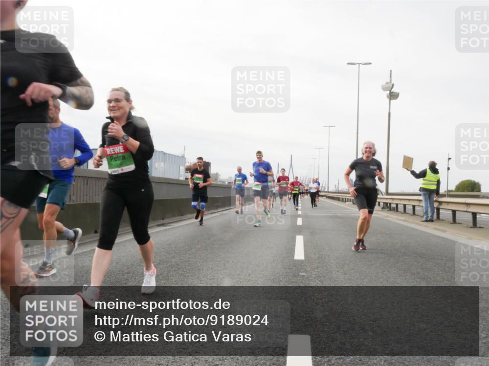 03.10.2025 - Köhlbrandbrückenlauf Matties Gatica Varas http://msf.ph/oto/9189024 03.10.2025 15:56:30 Position 3  meine-sportfotos.de