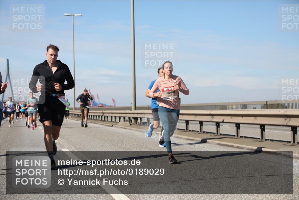 03.10.2025 - Köhlbrandbrückenlauf Yannick Fuchs http://msf.ph/oto/9189029 03.10.2025 11:48:29 Position 3 5055 meine-sportfotos.de