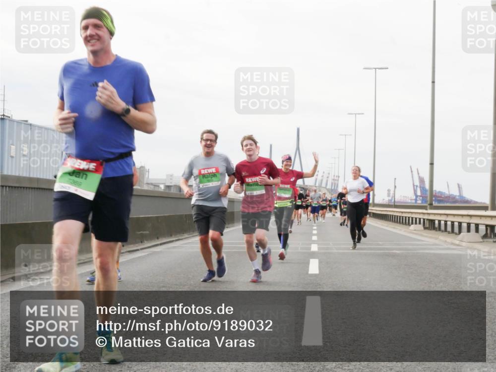 03.10.2025 - Köhlbrandbrückenlauf Matties Gatica Varas http://msf.ph/oto/9189032 03.10.2025 15:56:32 Position 3  meine-sportfotos.de