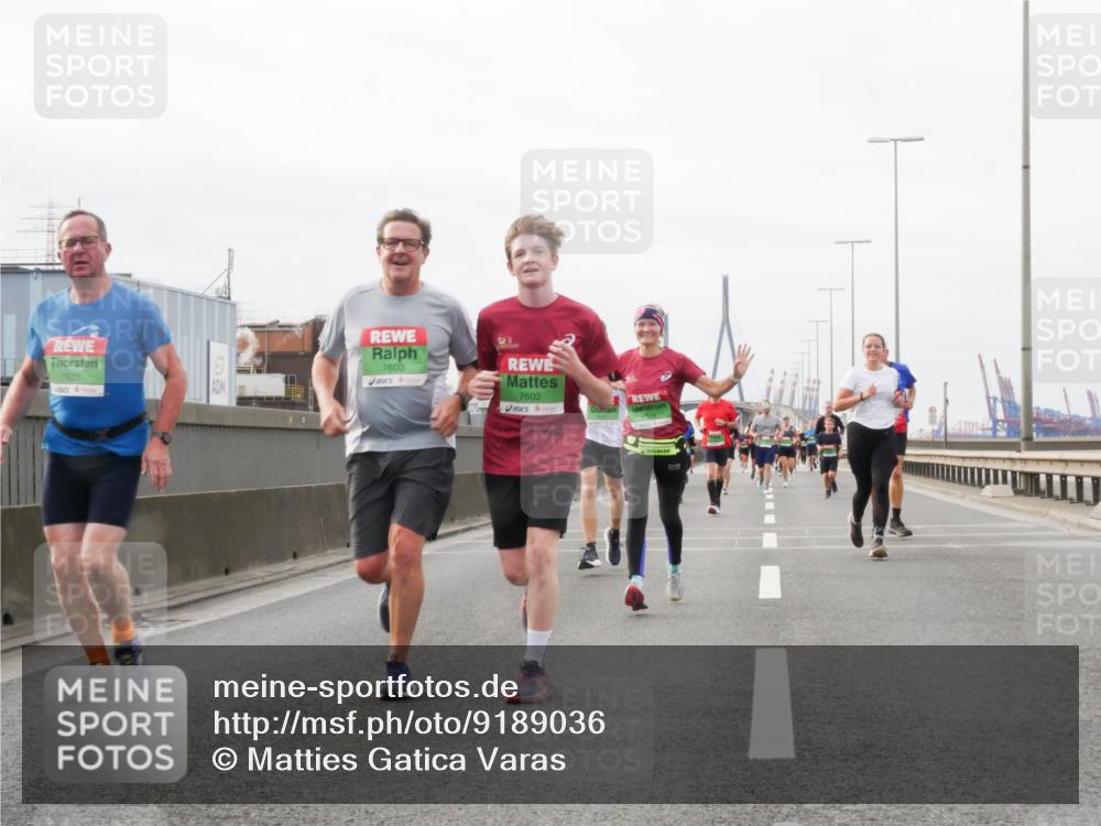 03.10.2025 - Köhlbrandbrückenlauf Matties Gatica Varas http://msf.ph/oto/9189036 03.10.2025 15:56:33 Position 3 7621, 7603, 7602 meine-sportfotos.de