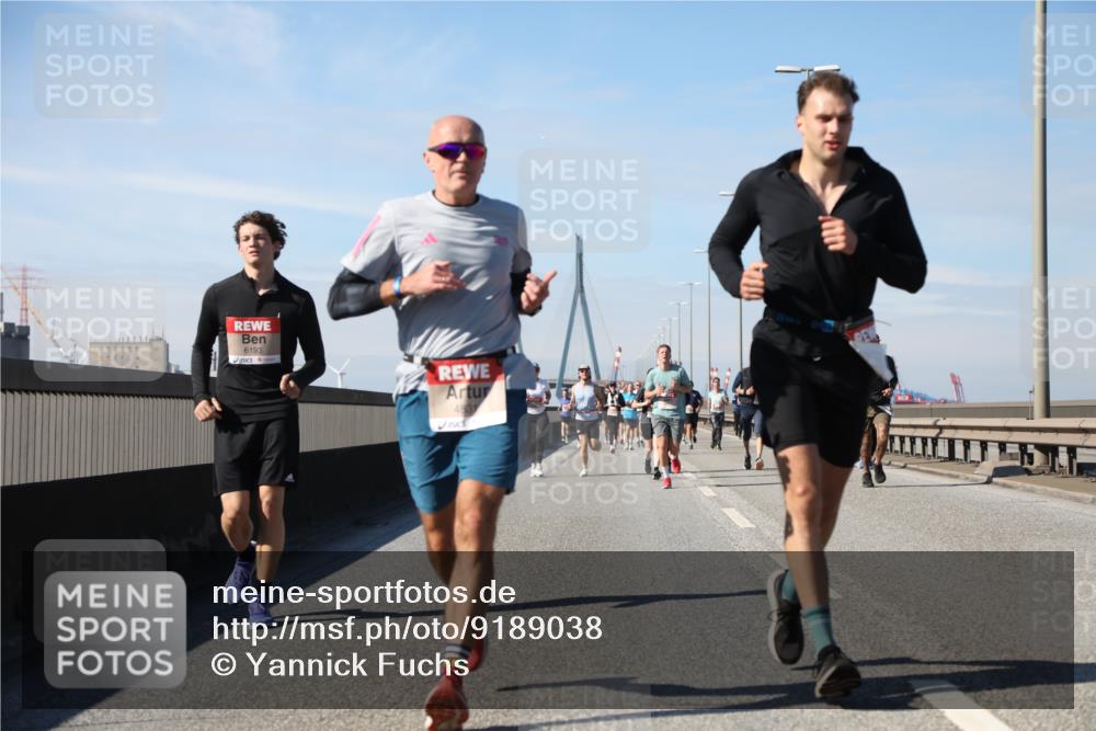 03.10.2025 - Köhlbrandbrückenlauf Yannick Fuchs http://msf.ph/oto/9189038 03.10.2025 11:48:29 Position 3 6193, 4831 meine-sportfotos.de