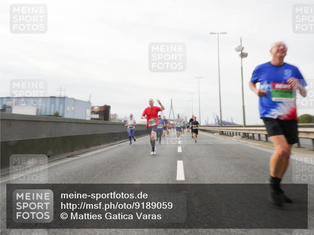 03.10.2025 - Köhlbrandbrückenlauf Matties Gatica Varas http://msf.ph/oto/9189059 03.10.2025 15:56:38 Position 3  meine-sportfotos.de