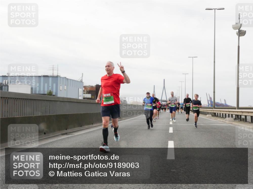 03.10.2025 - Köhlbrandbrückenlauf Matties Gatica Varas http://msf.ph/oto/9189063 03.10.2025 15:56:39 Position 3  meine-sportfotos.de