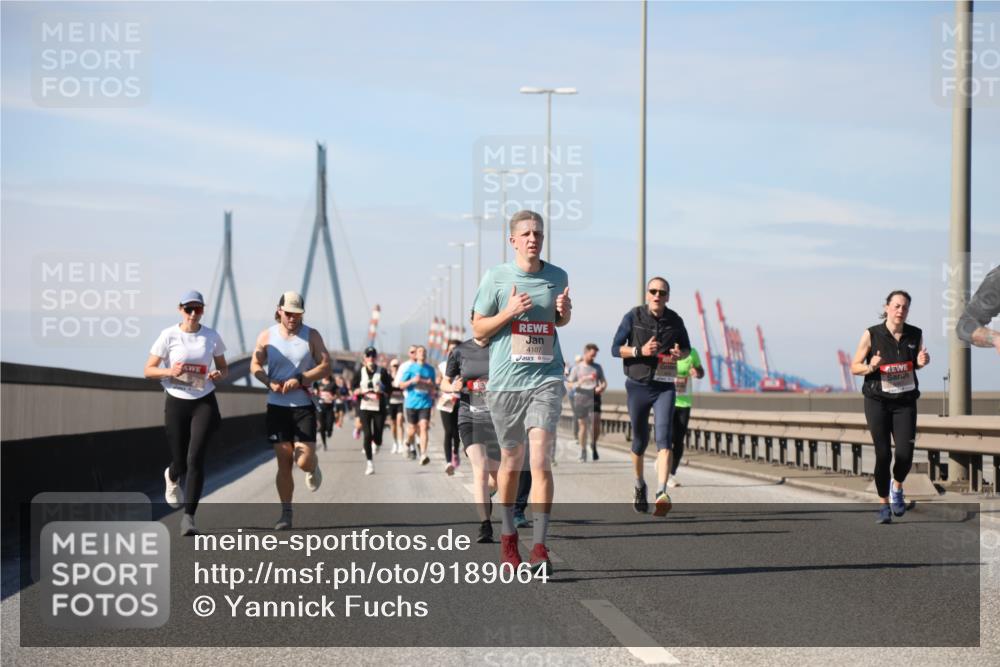 03.10.2025 - Köhlbrandbrückenlauf Yannick Fuchs http://msf.ph/oto/9189064 03.10.2025 11:48:32 Position 3 4107 meine-sportfotos.de