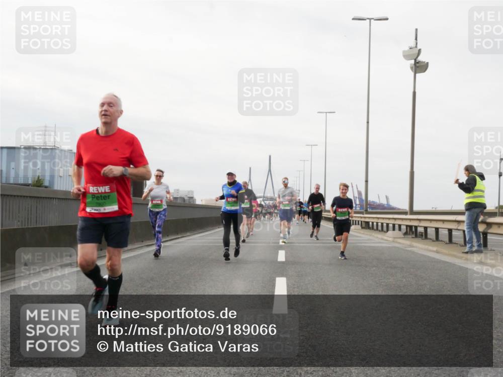 03.10.2025 - Köhlbrandbrückenlauf Matties Gatica Varas http://msf.ph/oto/9189066 03.10.2025 15:56:40 Position 3  meine-sportfotos.de