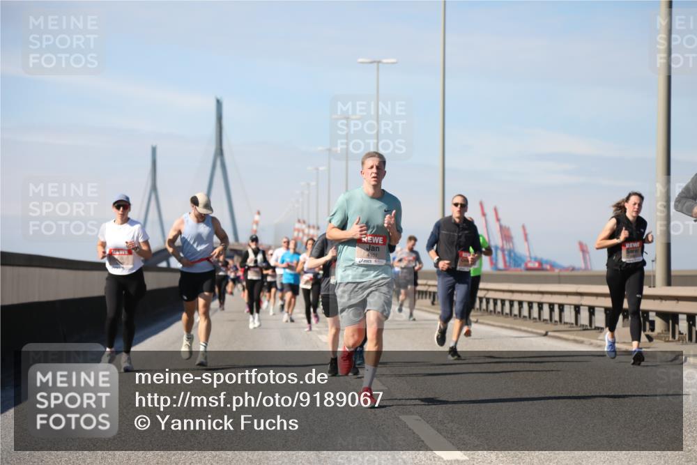 03.10.2025 - Köhlbrandbrückenlauf Yannick Fuchs http://msf.ph/oto/9189067 03.10.2025 11:48:33 Position 3 4107 meine-sportfotos.de