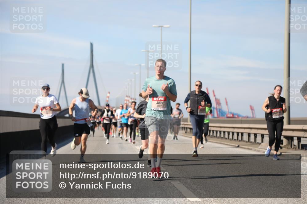 03.10.2025 - Köhlbrandbrückenlauf Yannick Fuchs http://msf.ph/oto/9189070 03.10.2025 11:48:33 Position 3 4107 meine-sportfotos.de