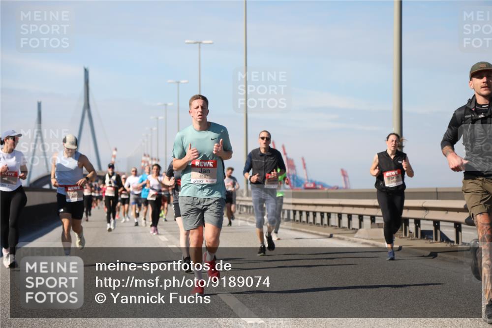 03.10.2025 - Köhlbrandbrückenlauf Yannick Fuchs http://msf.ph/oto/9189074 03.10.2025 11:48:33 Position 3 4107 meine-sportfotos.de