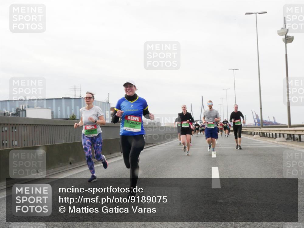 03.10.2025 - Köhlbrandbrückenlauf Matties Gatica Varas http://msf.ph/oto/9189075 03.10.2025 15:56:42 Position 3 0, 9229 meine-sportfotos.de
