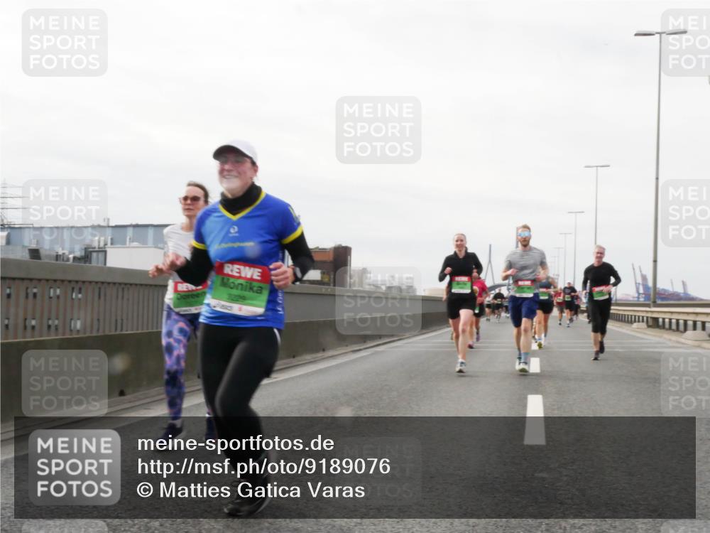 03.10.2025 - Köhlbrandbrückenlauf Matties Gatica Varas http://msf.ph/oto/9189076 03.10.2025 15:56:42 Position 3 3270 meine-sportfotos.de