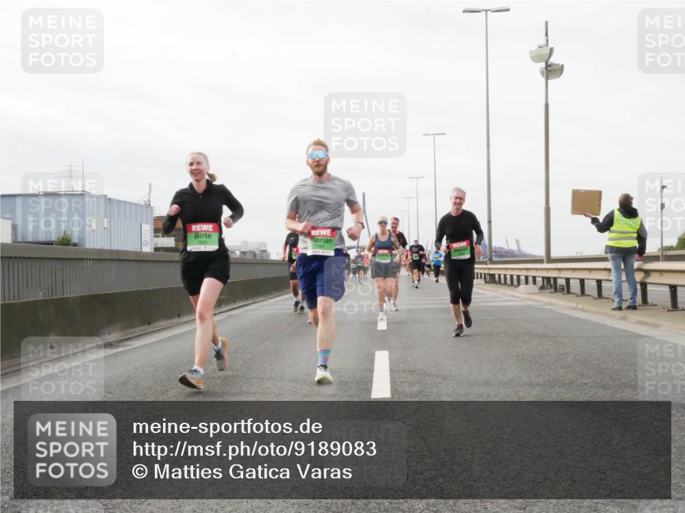 03.10.2025 - Köhlbrandbrückenlauf Matties Gatica Varas http://msf.ph/oto/9189083 03.10.2025 15:56:44 Position 3 7667 meine-sportfotos.de