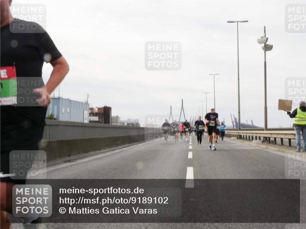 03.10.2025 - Köhlbrandbrückenlauf Matties Gatica Varas http://msf.ph/oto/9189102 03.10.2025 15:56:48 Position 3  meine-sportfotos.de