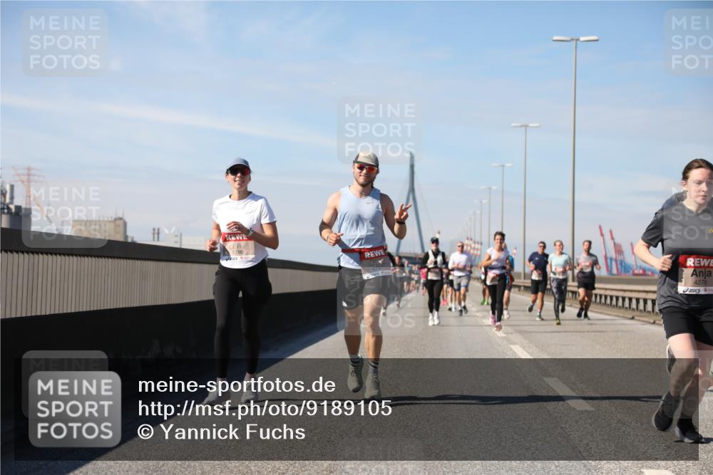 03.10.2025 - Köhlbrandbrückenlauf Yannick Fuchs http://msf.ph/oto/9189105 03.10.2025 11:48:35 Position 3 6786, 6787, 4278 meine-sportfotos.de