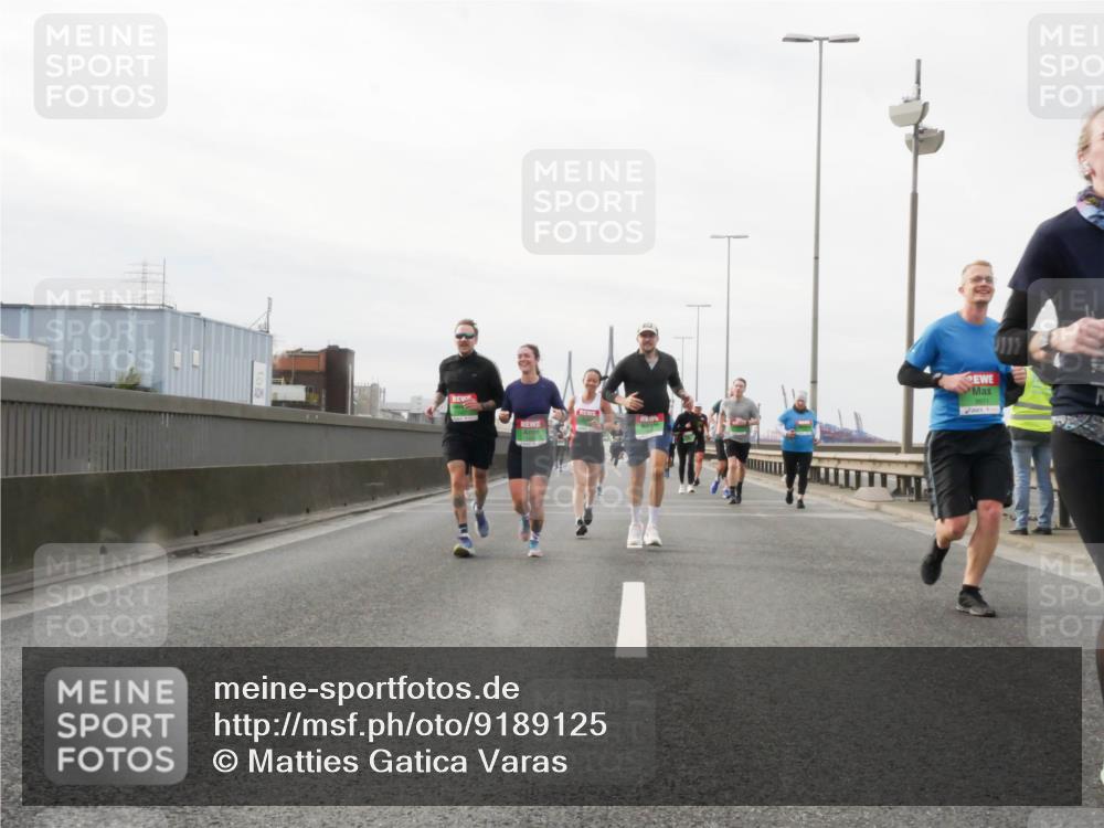 03.10.2025 - Köhlbrandbrückenlauf Matties Gatica Varas http://msf.ph/oto/9189125 03.10.2025 15:56:54 Position 3 9611 meine-sportfotos.de