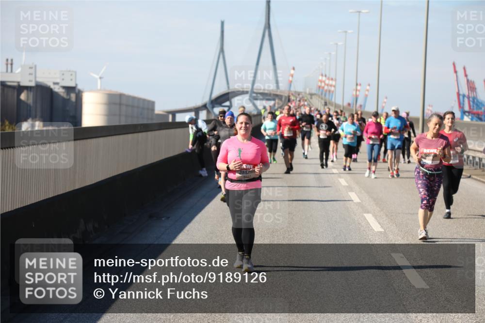 03.10.2025 - Köhlbrandbrückenlauf Yannick Fuchs http://msf.ph/oto/9189126 03.10.2025 12:08:38 Position 3 6141 meine-sportfotos.de