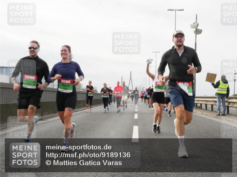 03.10.2025 - Köhlbrandbrückenlauf Matties Gatica Varas http://msf.ph/oto/9189136 03.10.2025 15:56:56 Position 3 7457, 7482 meine-sportfotos.de