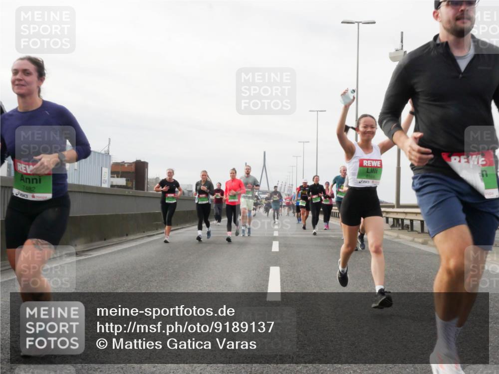 03.10.2025 - Köhlbrandbrückenlauf Matties Gatica Varas http://msf.ph/oto/9189137 03.10.2025 15:56:56 Position 3 7482, 8168 meine-sportfotos.de
