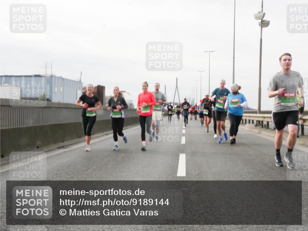 03.10.2025 - Köhlbrandbrückenlauf Matties Gatica Varas http://msf.ph/oto/9189144 03.10.2025 15:56:58 Position 3  meine-sportfotos.de
