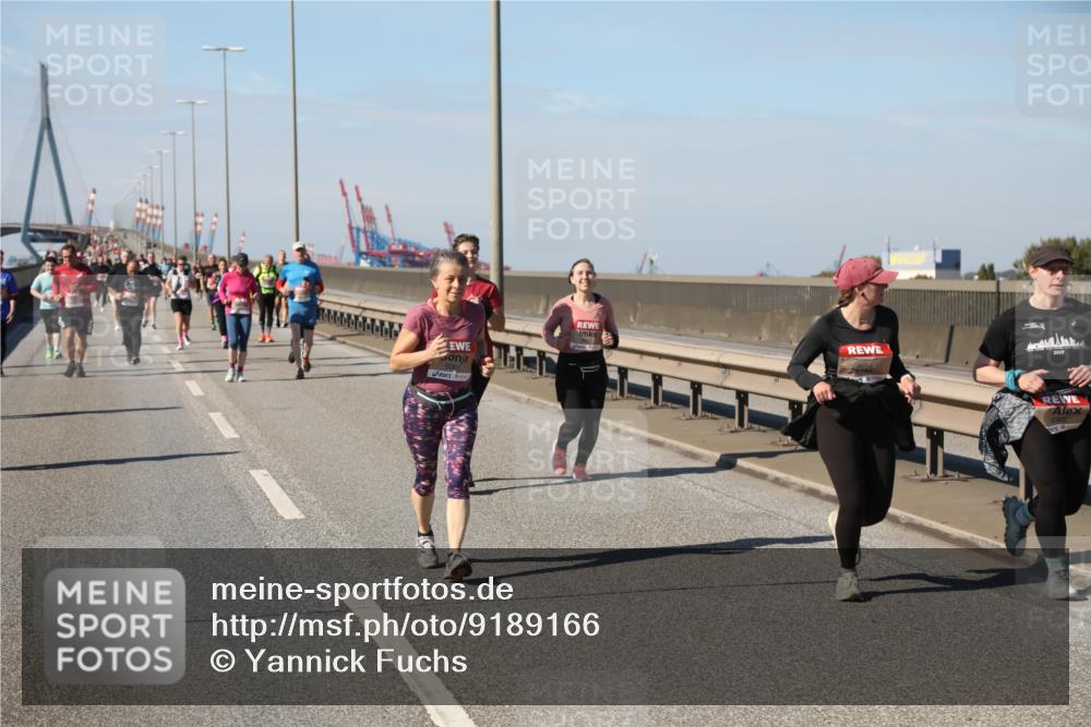 03.10.2025 - Köhlbrandbrückenlauf Yannick Fuchs http://msf.ph/oto/9189166 03.10.2025 12:08:41 Position 3 2025 meine-sportfotos.de