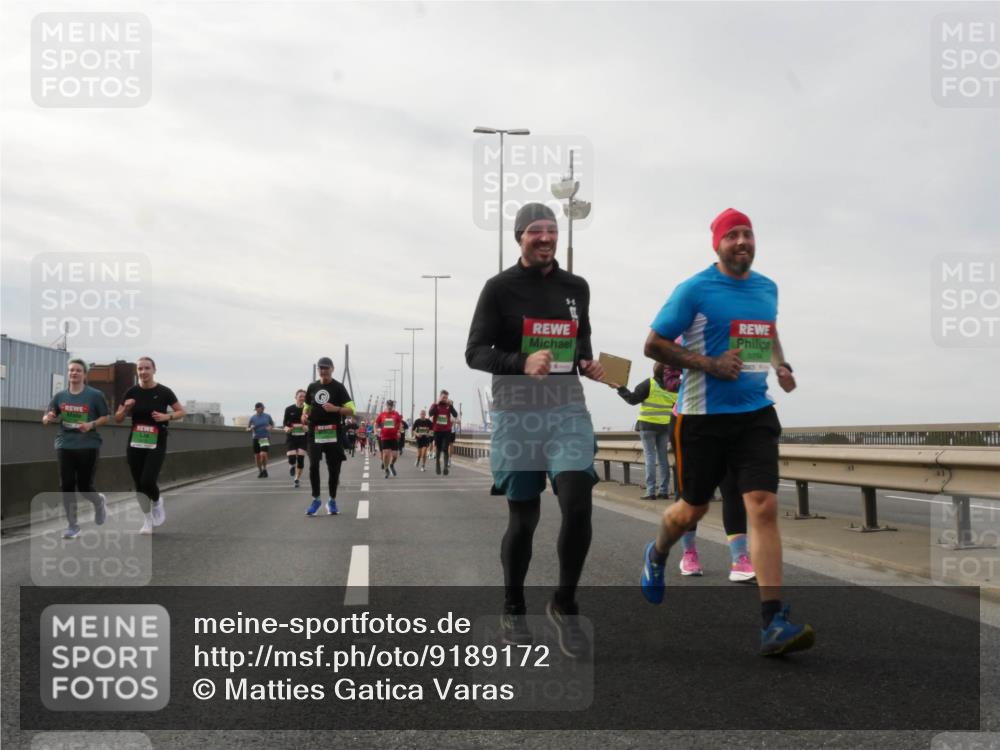 03.10.2025 - Köhlbrandbrückenlauf Matties Gatica Varas http://msf.ph/oto/9189172 03.10.2025 15:57:05 Position 3  meine-sportfotos.de