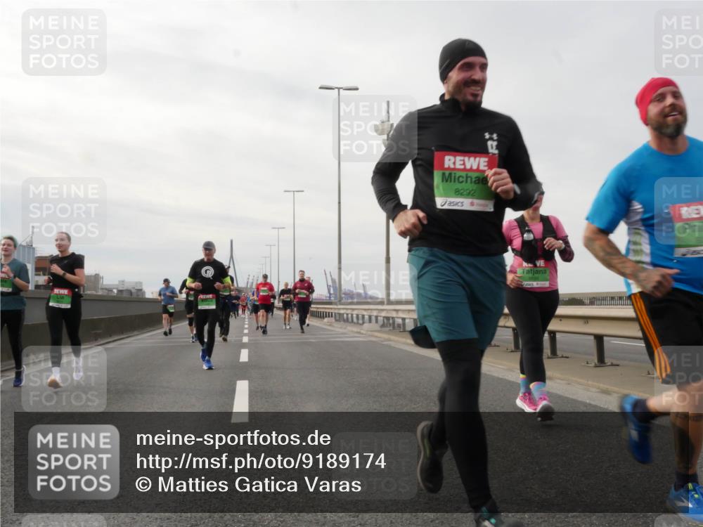 03.10.2025 - Köhlbrandbrückenlauf Matties Gatica Varas http://msf.ph/oto/9189174 03.10.2025 15:57:05 Position 3 8292, 8891 meine-sportfotos.de
